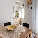 Volta's - Self Chek-in Apartmán *