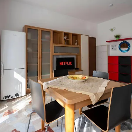 Volta's - Self Chek-in Апартаменты