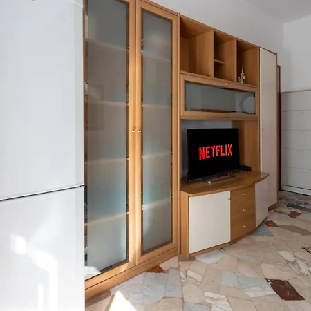 Volta's - Self Chek-in Апартаменты Новара