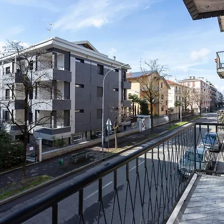 Volta's - Self Chek-in Новара